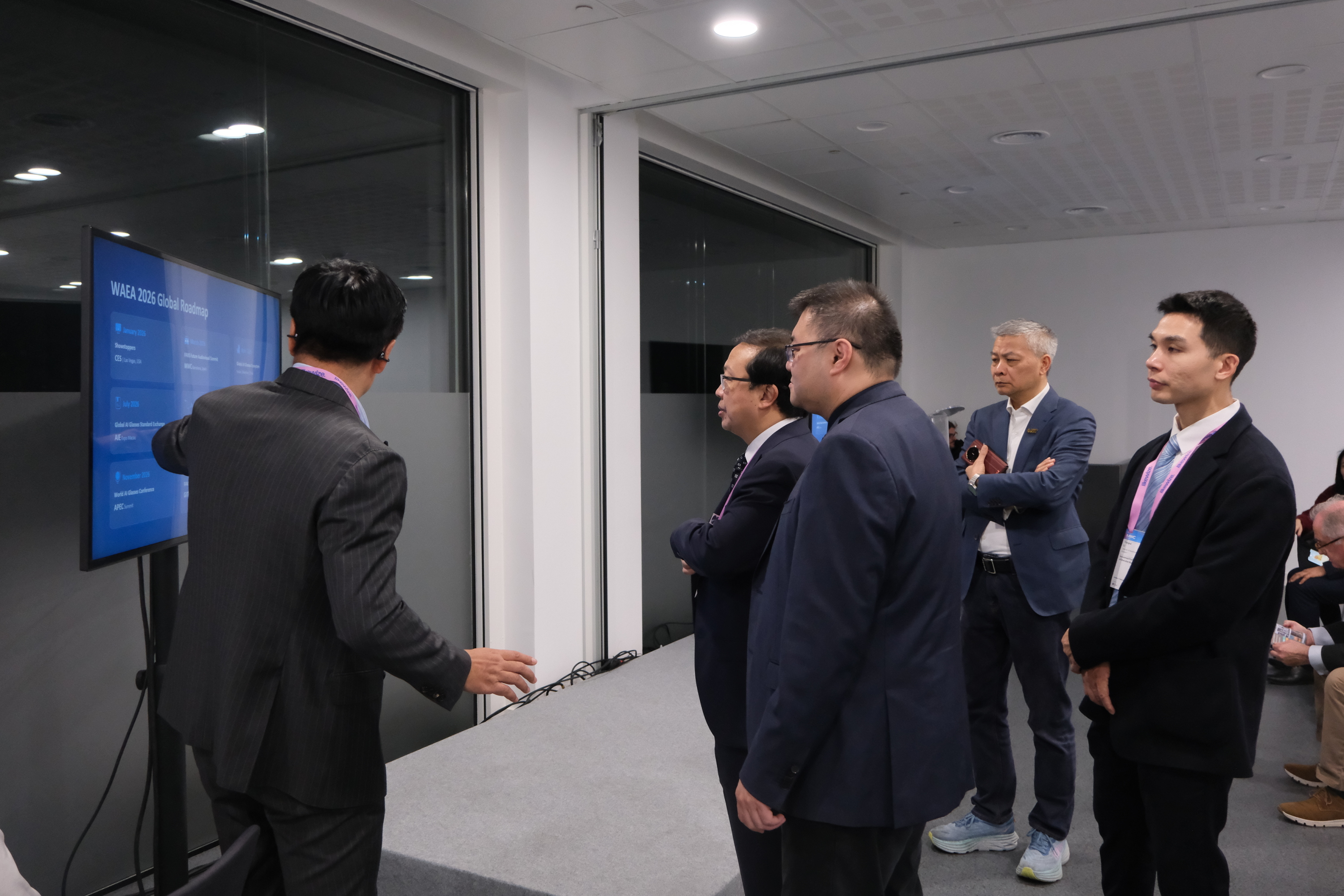 刘桓铭博士同时披露了中国在全球AI眼镜产业中的核心地位